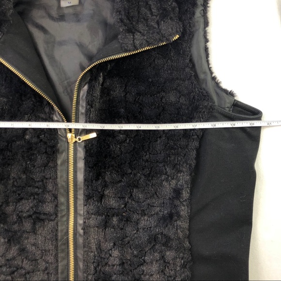 Sz M- Nygard black faux fur zip up sleeveless vest Sz M - Picture 6 of 10